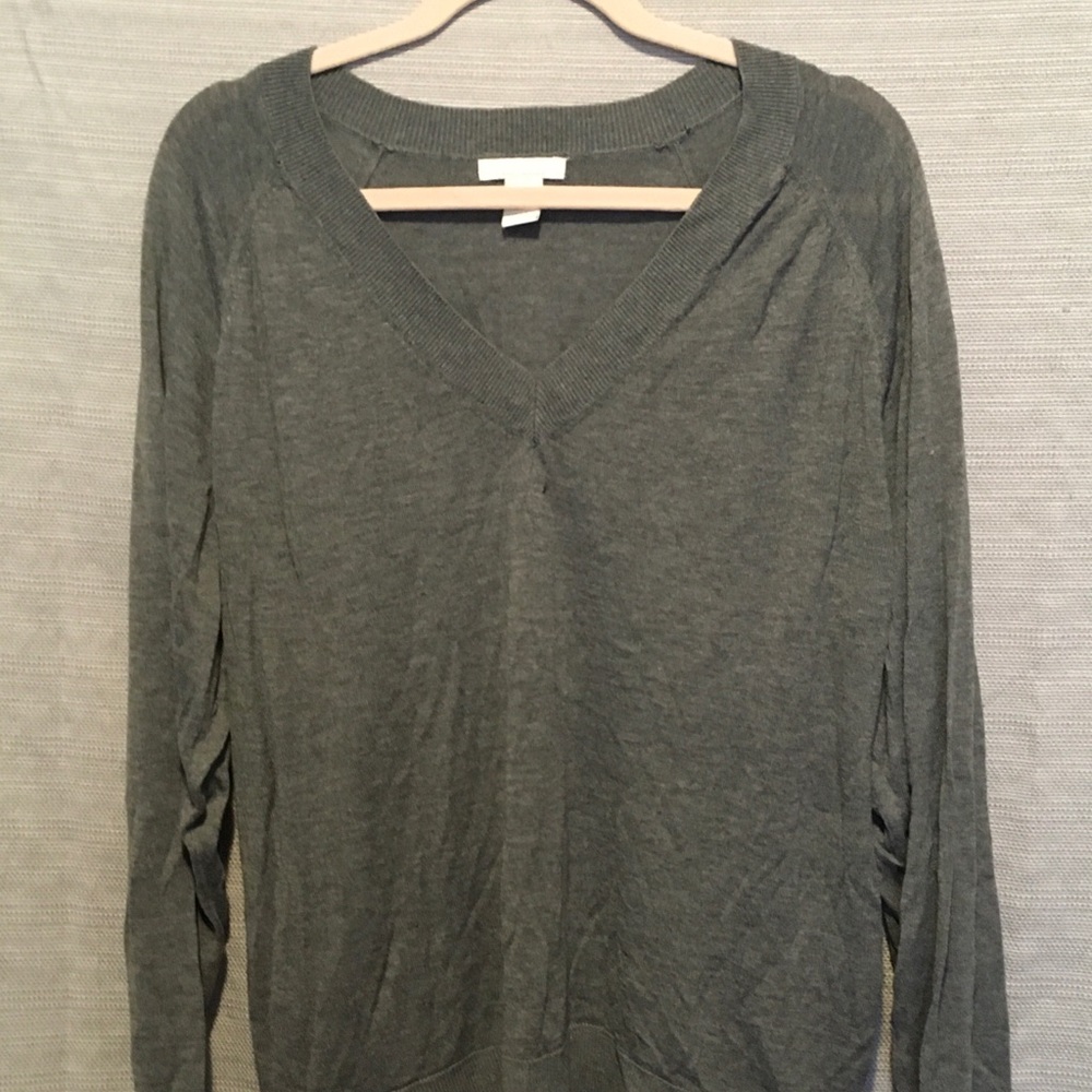 H&M lightweight V-neck Sweater